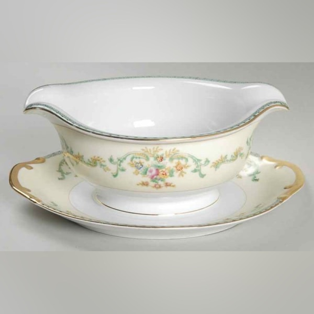 Meito China Gravy Boat W/Attached Saucer Vintage Hand painted made in Japan
